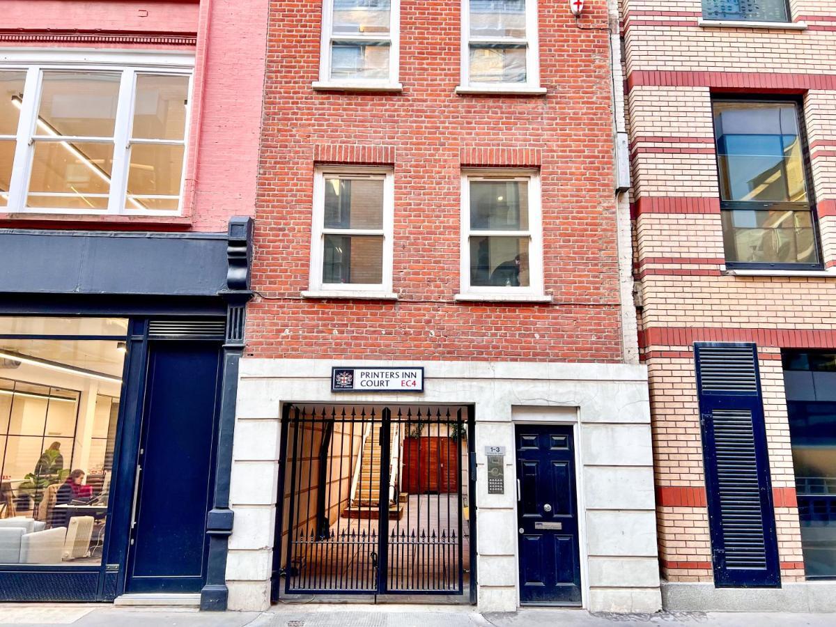 Superior Entire Between St Pauls Cathedral And Covent Garden * London