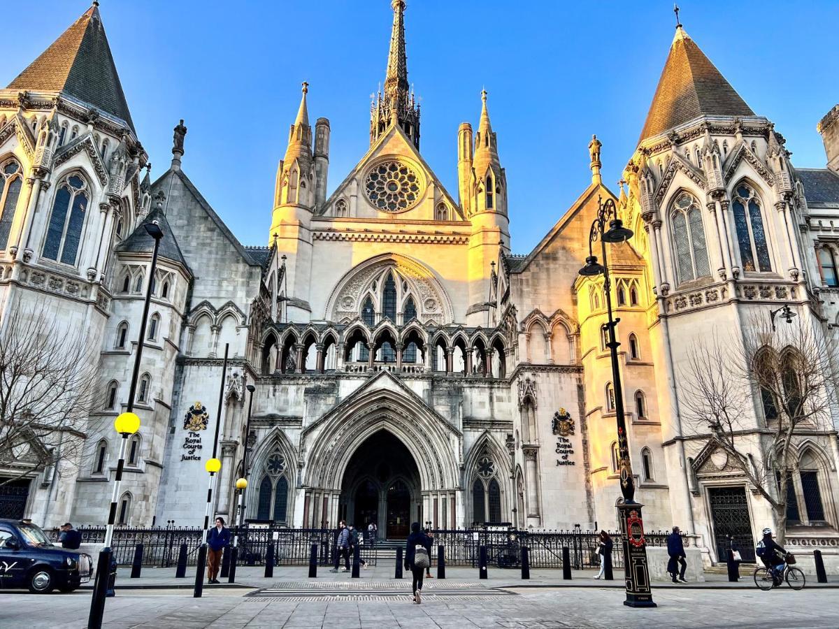 Superior Entire Between St Pauls Cathedral And Covent Garden * London